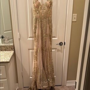 Champagne Mermaid Gown with Sweetheart Neckline and Sequin Embellishments